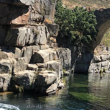 בקתה El Casillo De Gredos *